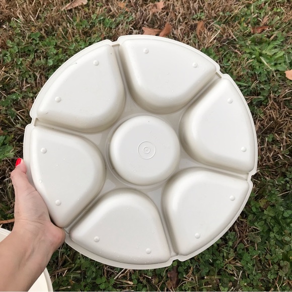 Vintage Tupperware Veg/Fruit/Chips and Dip Set w/Cover --  2 Piece Set - Picture 10 of 15